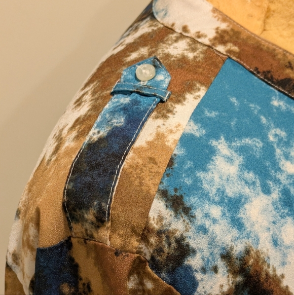 EUC Calvin Klein 3X Turquoise Brown and White Patterned Roll-Up Sleeve Blouse - Picture 5 of 11